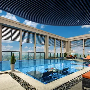 Luxury 5-star, Rooftop Pool Vietnam